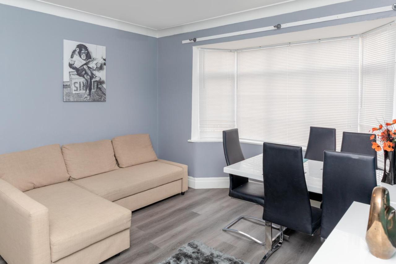 Leeds City Centre Spacious House Free Parking And Wi-Fi Exterior photo