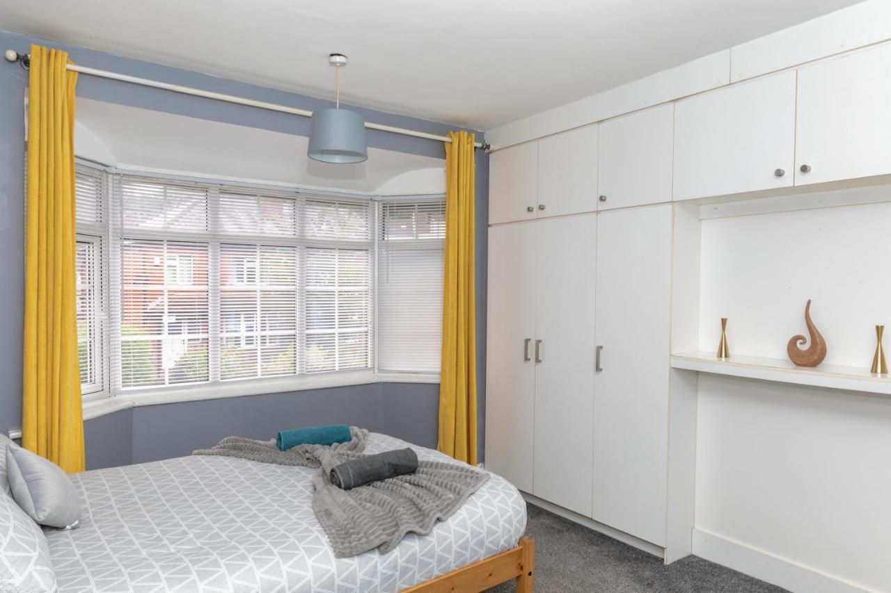 Leeds City Centre Spacious House Free Parking And Wi-Fi Exterior photo