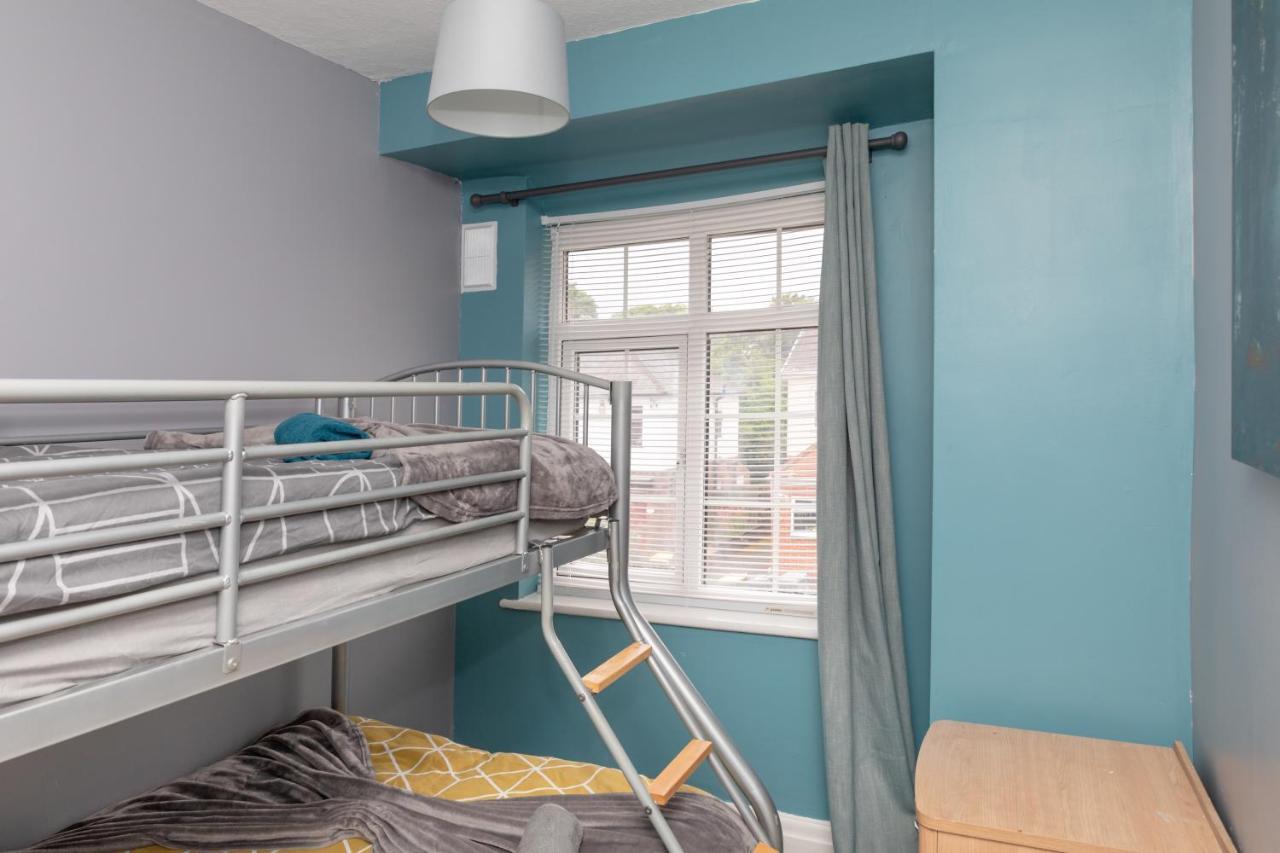 Leeds City Centre Spacious House Free Parking And Wi-Fi Exterior photo
