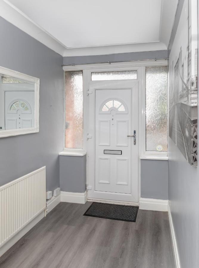 Leeds City Centre Spacious House Free Parking And Wi-Fi Exterior photo