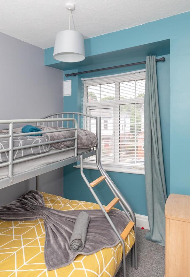 Leeds City Centre Spacious House Free Parking And Wi-Fi Exterior photo